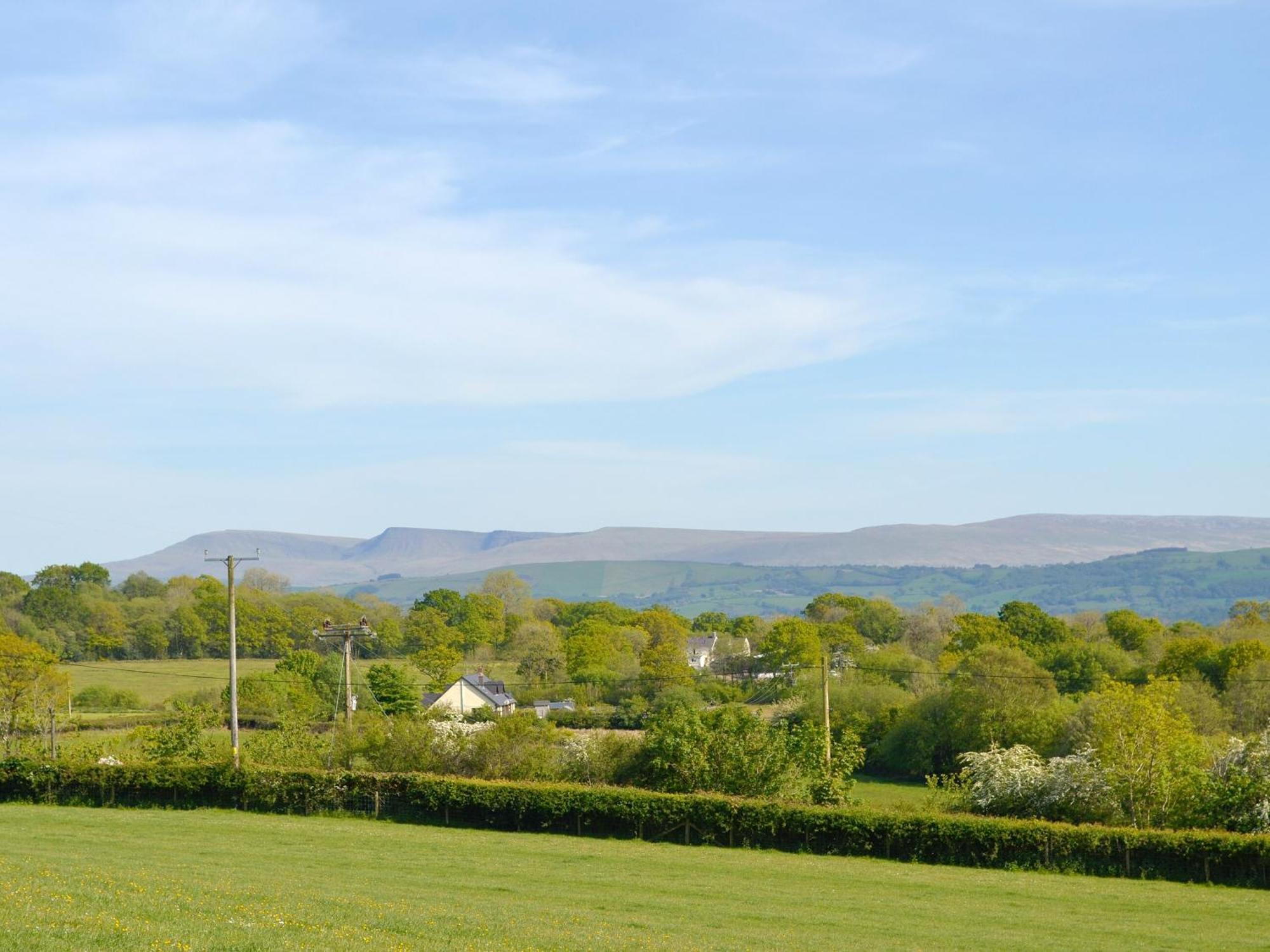 Maes Y Bryn Farmhouse Llanwrda Buitenkant foto